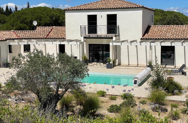 Villa ARTOS - piscine - 300 m2