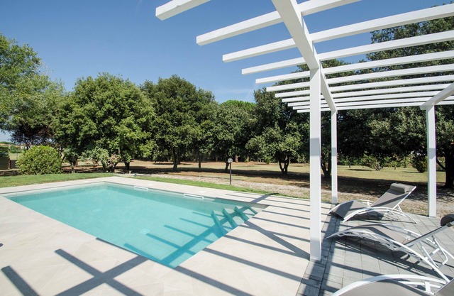 Villa Asia 2-bedroom villa with heated swimming pool and AC Trasimeno Lake