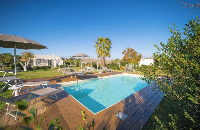 Villa Assunta With Pool Near The Sea, Melendugno, Italy