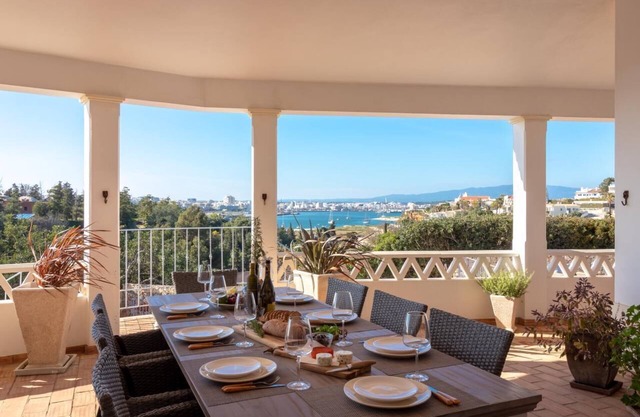 Villa Atlantic Blue, Luxury with Ocean views