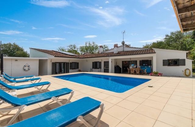 Villa "Aurora" with Pool, Garden, Terraces & Wi-Fi