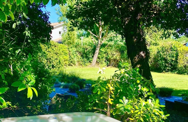 Villa avec jacuzzi près du lac