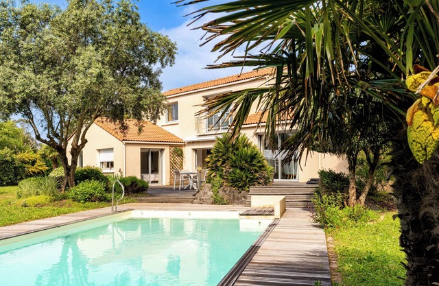 Villa 'Avec Piscine - Plage 400 M' with Private Pool, Private Terrace and Wi-Fi