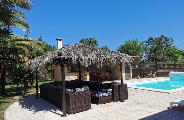 Villa Avec Piscine Située Entre Capbreton et Bayonne, à 5mn de la Plage