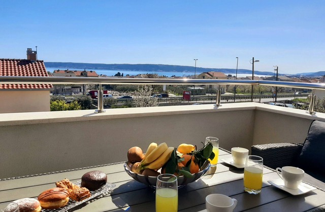 Villa Axioma 4-Star Luxury Villa, Seaview ,close to beach, 5 balconies, 2 apts