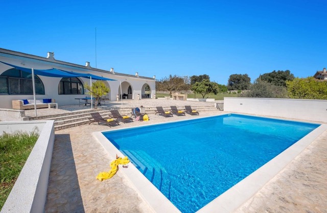 Villa Azzurrato by Villa Plus