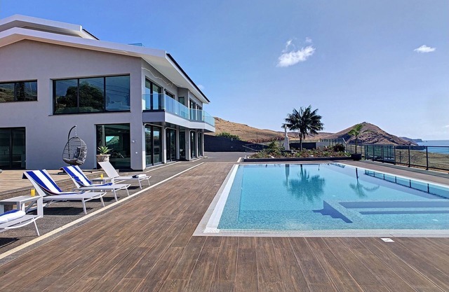 Villa Bahari - Five Bedroom House, Sleeps 10