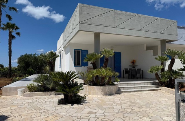 Villa-Balcony-Private Bathroom