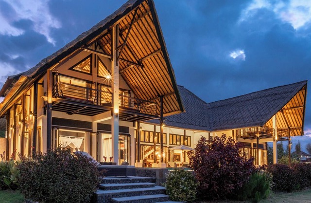 Villa Bali Il Mare - Luxury 4 Bedroom Villa, Beachfront Private Villa