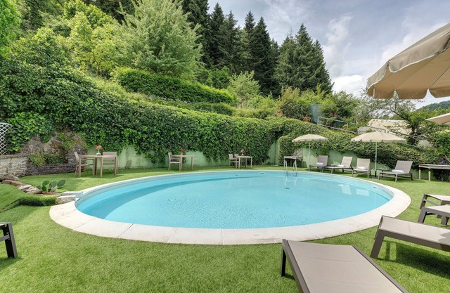 Villa Barbara With Pool and Garden in Tuscany, Ideal for Families and Weddings
