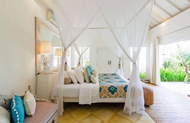 Villa Baru - 4 Bedrooms with Rice Field View