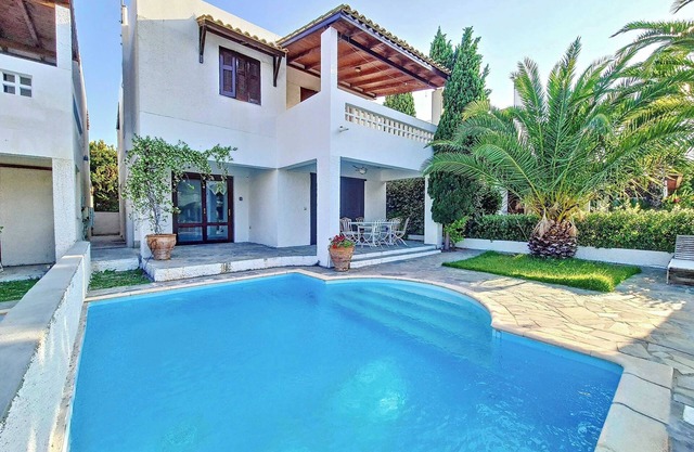 Villa 'Beach , Swimming Pool For 8' with Sea View, Wi-Fi and Air Conditioning
