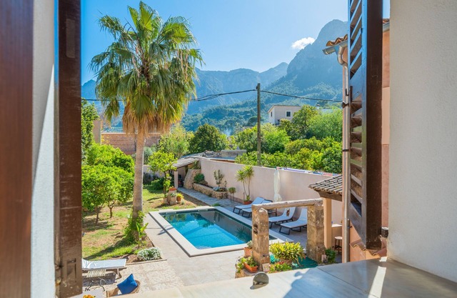 Villa 'Beatrice' with Mountain View, Wi-Fi and Air Conditioning
