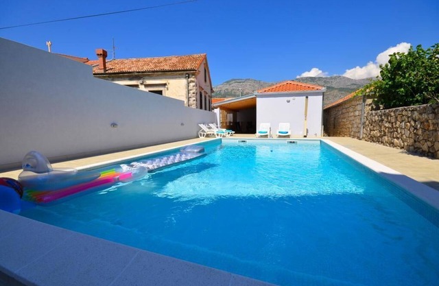 Villa Belmondo- Three Bedroom Villa with Terrace and Private Pool