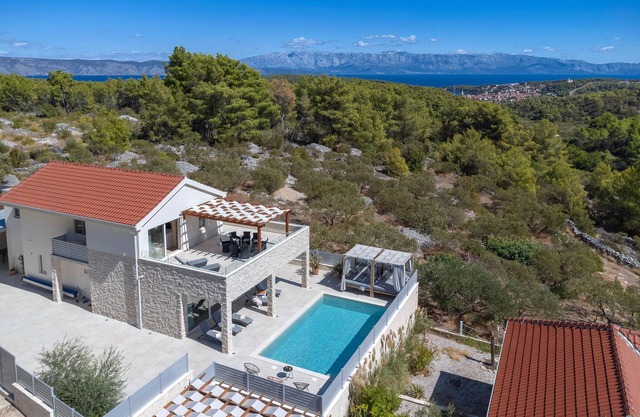 Villa Belpur - Modern Villa with Pool and Spa