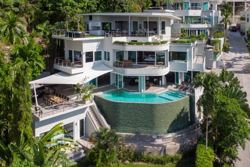 Villa Beyond 9 Bedrooms Seaview - Full Services