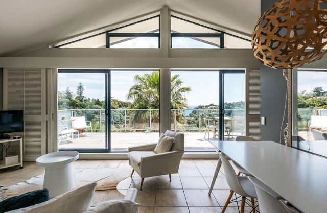 Villa Blanca - Villa Blanca is the perfect holiday accommodation if you are seeking quality accommodation for up to 4 guests. This Villa is in located at the lowest point of the resort, making access in and out easy. Its elevated position offers wond