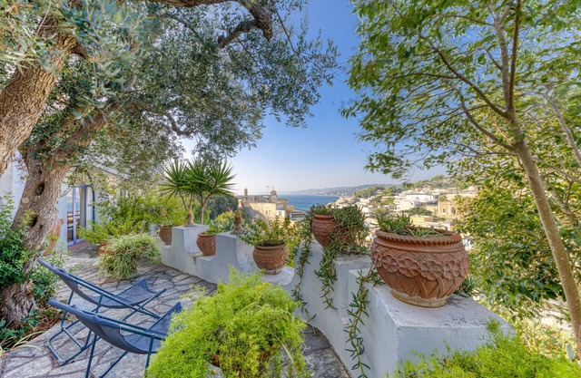 Villa 'Blu La Cambusa' with Shared Pool, Wi-Fi and Air Conditioning