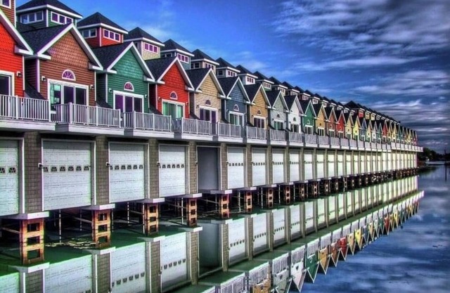 Villa & Boathouse on quiet bay with marina acess- short walk or bike to Alex Bay