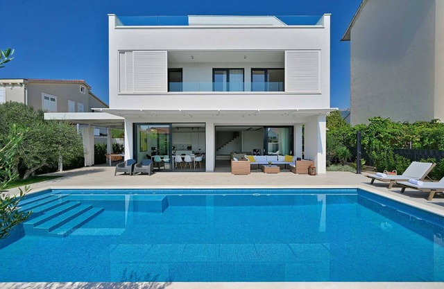 Villa Bord de Mer with Pool