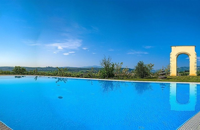 Villa Brunilde: A charming three-story villa situated in a quiet location on the hills of Valpolicella, surrounded by the greenery and the Amarone vineyards, with Free WI-FI.