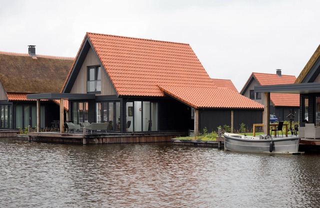 Villa by Weerribben Park