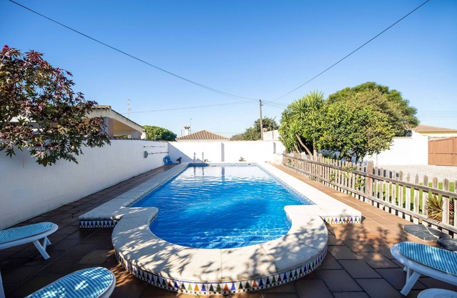 Villa 'Casa Coxy 3 bed enclosed private pool' with Wi-Fi, A/C, Terrace & Garden