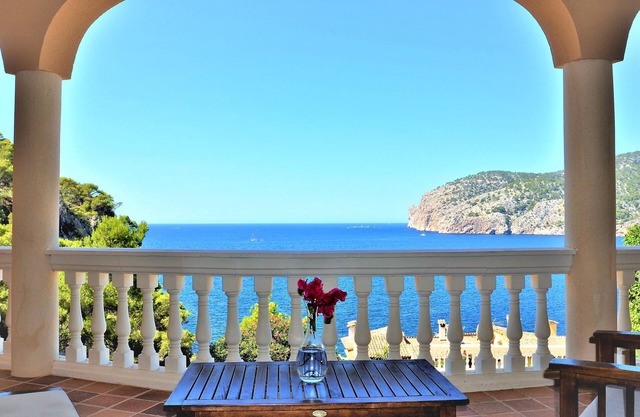 Villa CA TOTHOM with Sea views Camp de Mar (Andratx) for 8 people (4 bedrooms) & private pool - Free Wifi