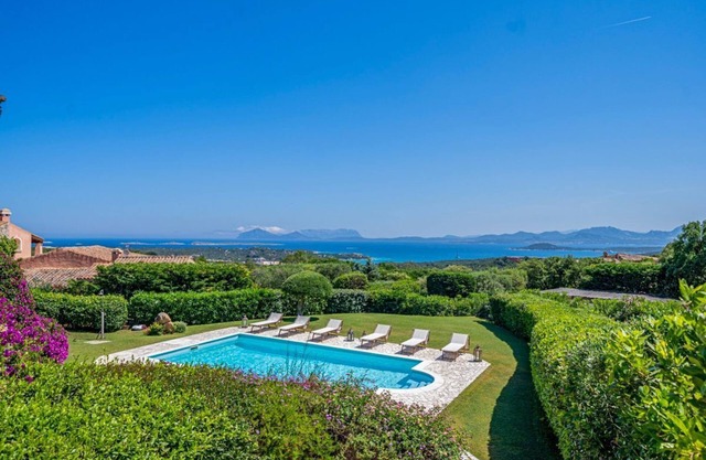 Villa Caboni - Six Bedroom Villa, Sleeps 12