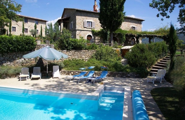 Villa Calcina, Beautiful Tuscan Farmhouse