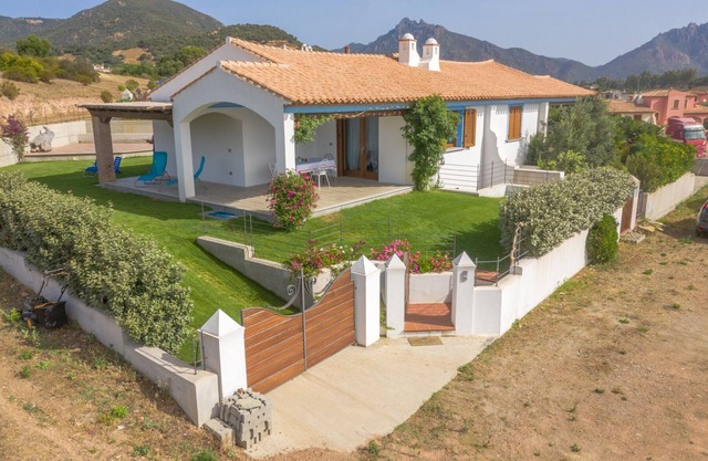 Villa Calypso, sea view, a few minutes' walk from Foxi Murdegu beach