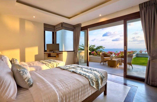 Villa Camille with panoramic views (2BR)