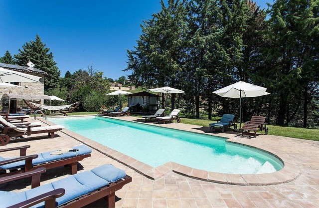 Villa Campanella: A characteristic and welcoming two-story age-old farm house surrounded by the greenery, with Free WI-FI.