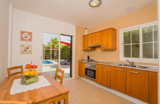 Villa CAN CALDERO- Chalet for 8 people in Puig de Ros with terrace and private pool - Free Wifi