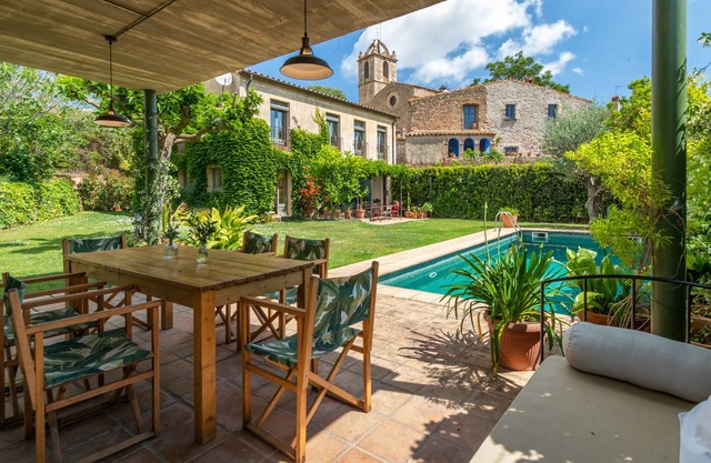 Villa "Can Llofriu" with Mountain View, Private Pool & Wi-Fi