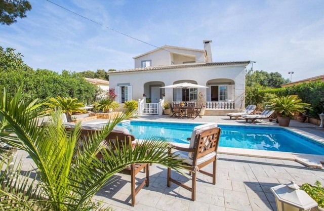 Villa 'Can Navarro' with Private Pool, Private Terrace and Wi-Fi