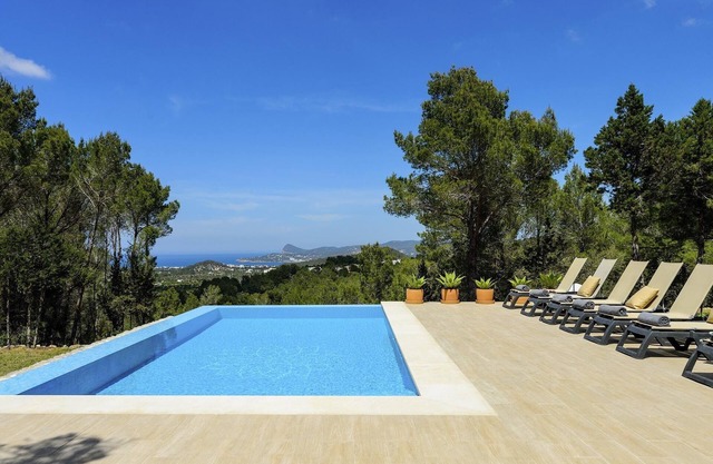 Villa Can Rafalet - Five Bedroom Villa, Sleeps 10