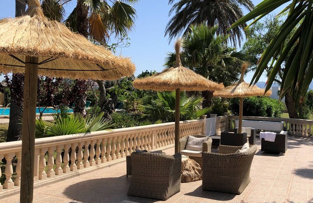 Villa Can Segura - close to town and beach.