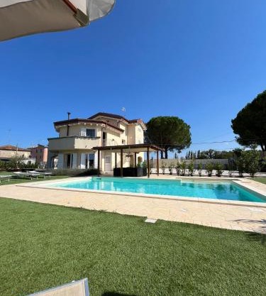 Villa Cangiano B&B and Pool