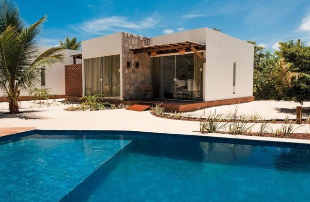 Villa Canoe Hotel