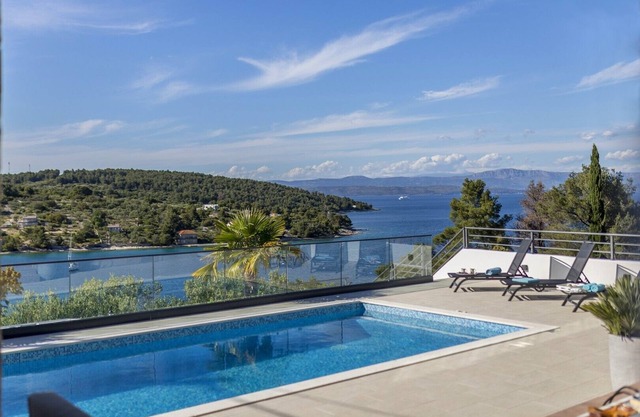 Villa Captain's house on Solta island with heated pool, jacuzzi, sea views
