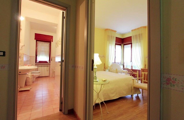 Villa Carol Triple room with private external bathroom