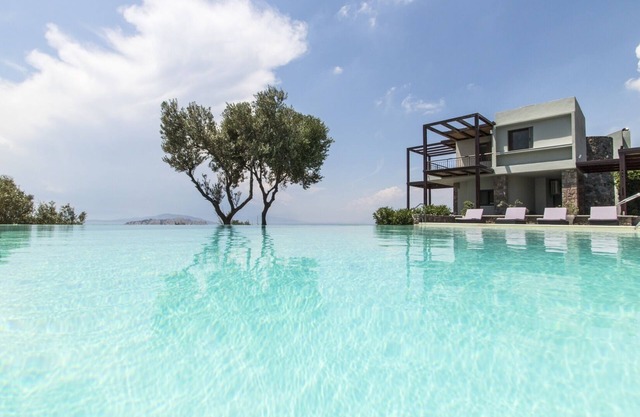 Villa Carolina in Aegina, Greece by Olive Villa Rentals | 30min by ferry!