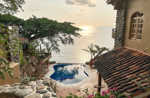 Villa Carolyna - Breathtaking Views and Panoramic Vistas