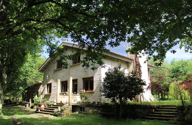 Villa Casa de Campo los Carballos, 10,000 m2, 16 minutes from Baiona