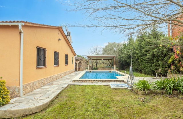 Villa 'Casa Raymond' with Mountain View, Private Pool and Wi-Fi