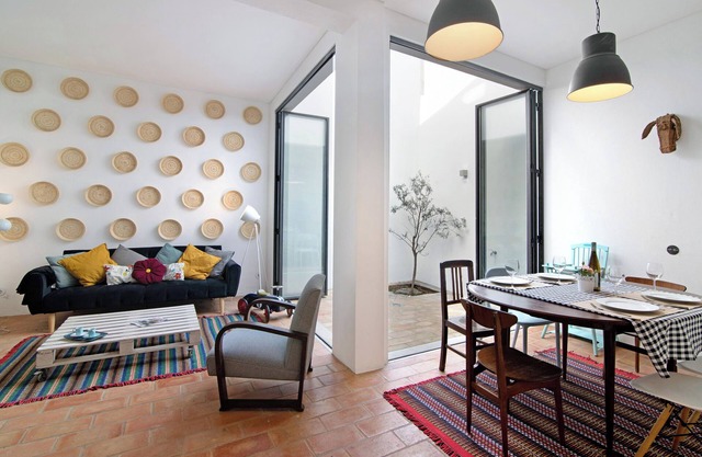 Villa Casa Loulé with Balcony, Terrace & Wi-Fi