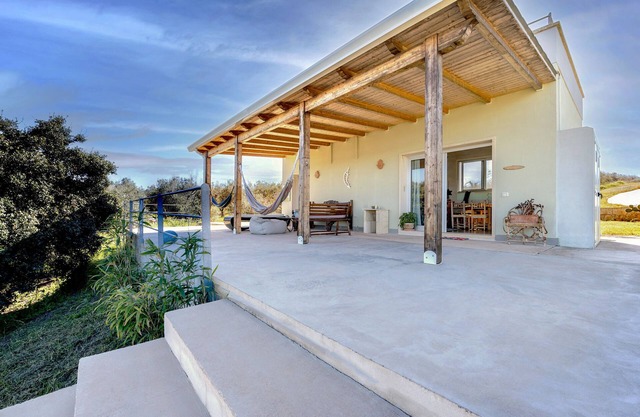 Villa "Casa Romantica" with Shared Pool, 2 Private Terraces & Wi-Fi