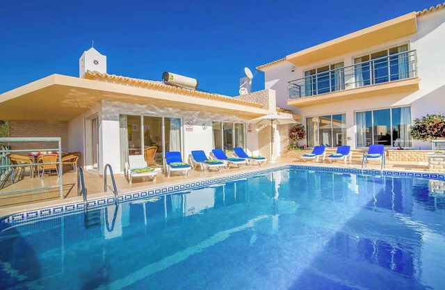Villa Casa Sol - Four Bedroom Villa, Sleeps 8