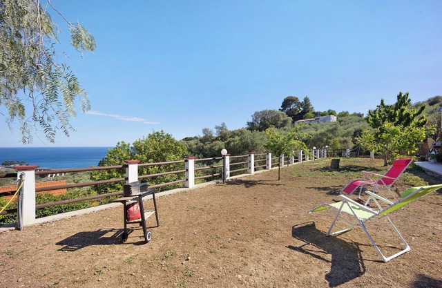 Villa 'Casa Vacanza Sanaa' with Sea View, Private Terrace and Wi-Fi